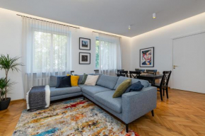 Spacious 2BD Apartment with 2 Balconies by Hostlovers
